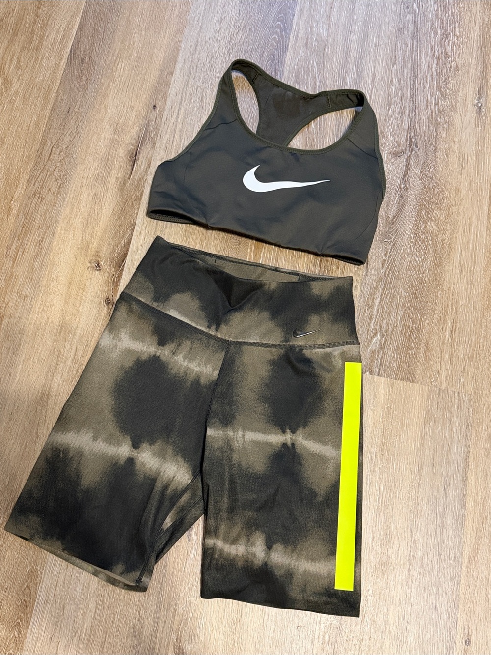 Women’s NIKE Dri fit matching running workout Short Bra SET in Olive XS
